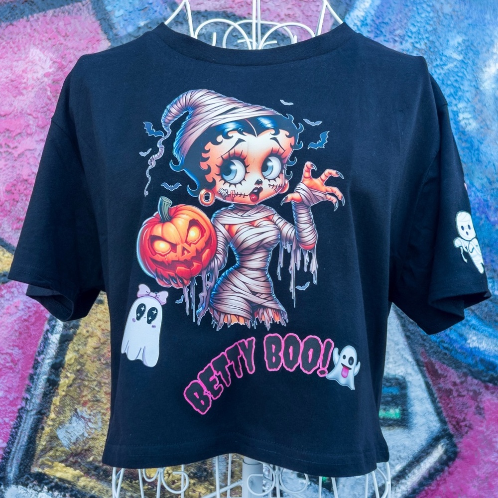 BETTY BOOP HALLOWEEN Cropped T Shirt size Medium- Black